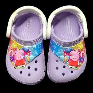 Crocs Baby Classic Peppa Pig slip on Clogs Purple, Size C4